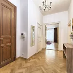 Maiselova 5 Apartment